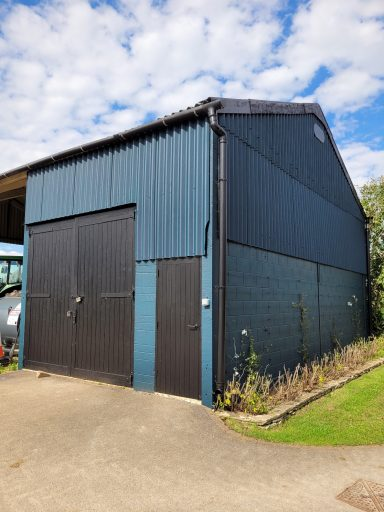 Farm barn painting — exterior painting project in Andover (near Wilton), Hampshire